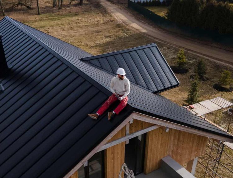 How to Choose the Right Roofing Contractor for Your Home